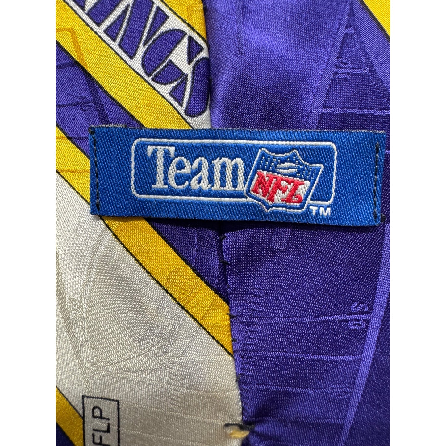 Minnesota Vikings NFL Team 100% Silk Tie In Purple/Yellow/White Design 334B