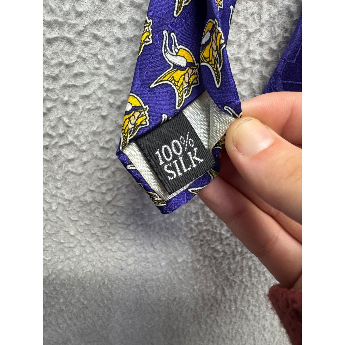 Minnesota Vikings NFL Team 100% Silk Tie In Purple/Yellow/White Design 334B