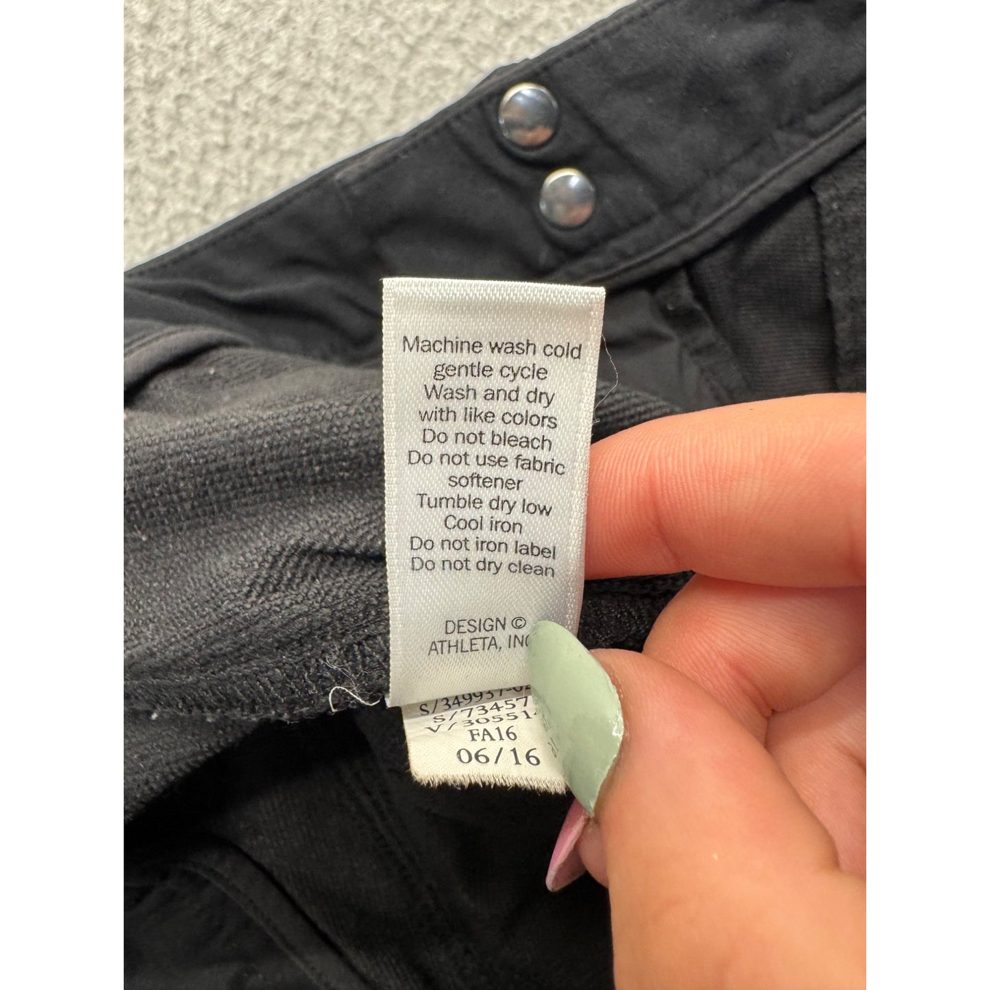 Womens Black Athleta Quick-Dry Stretch Pants With Zipper Pocket #7792