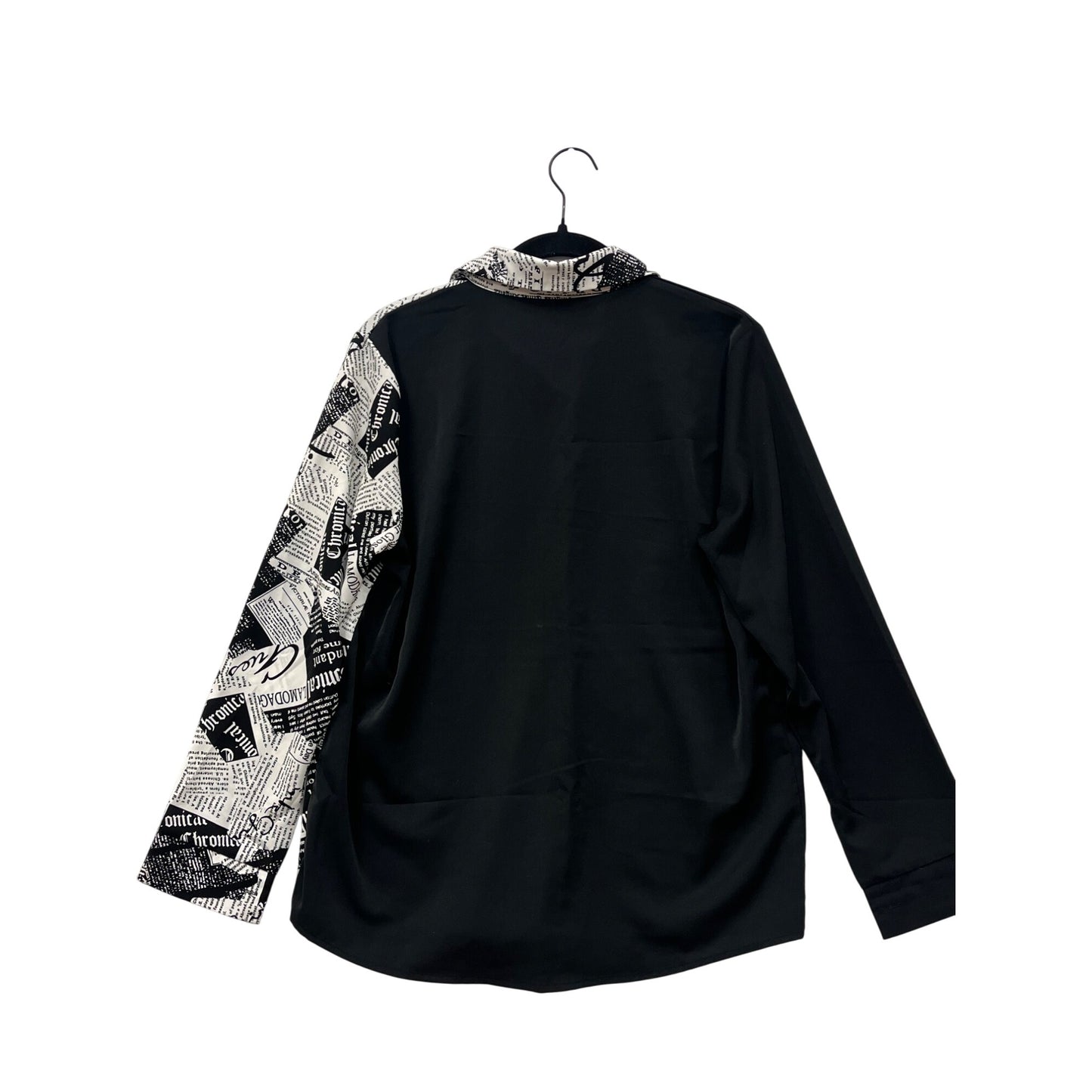 Black & White Button-Up Shirt With Newspaper Print Long Sleeves Yong Fong Womens M Lightweight Casual Fit #6903
