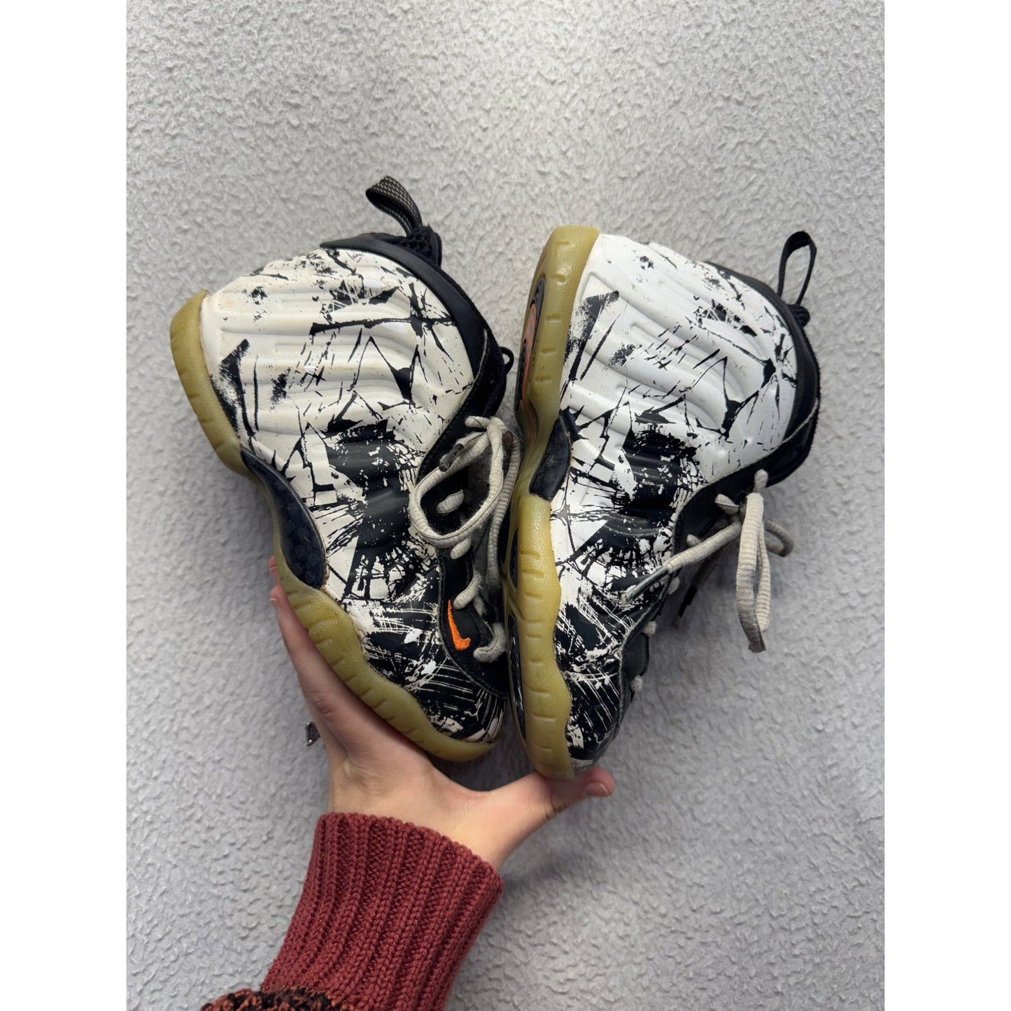 Nike Little Posite One Sneakers Size 7Y Black/White 337B