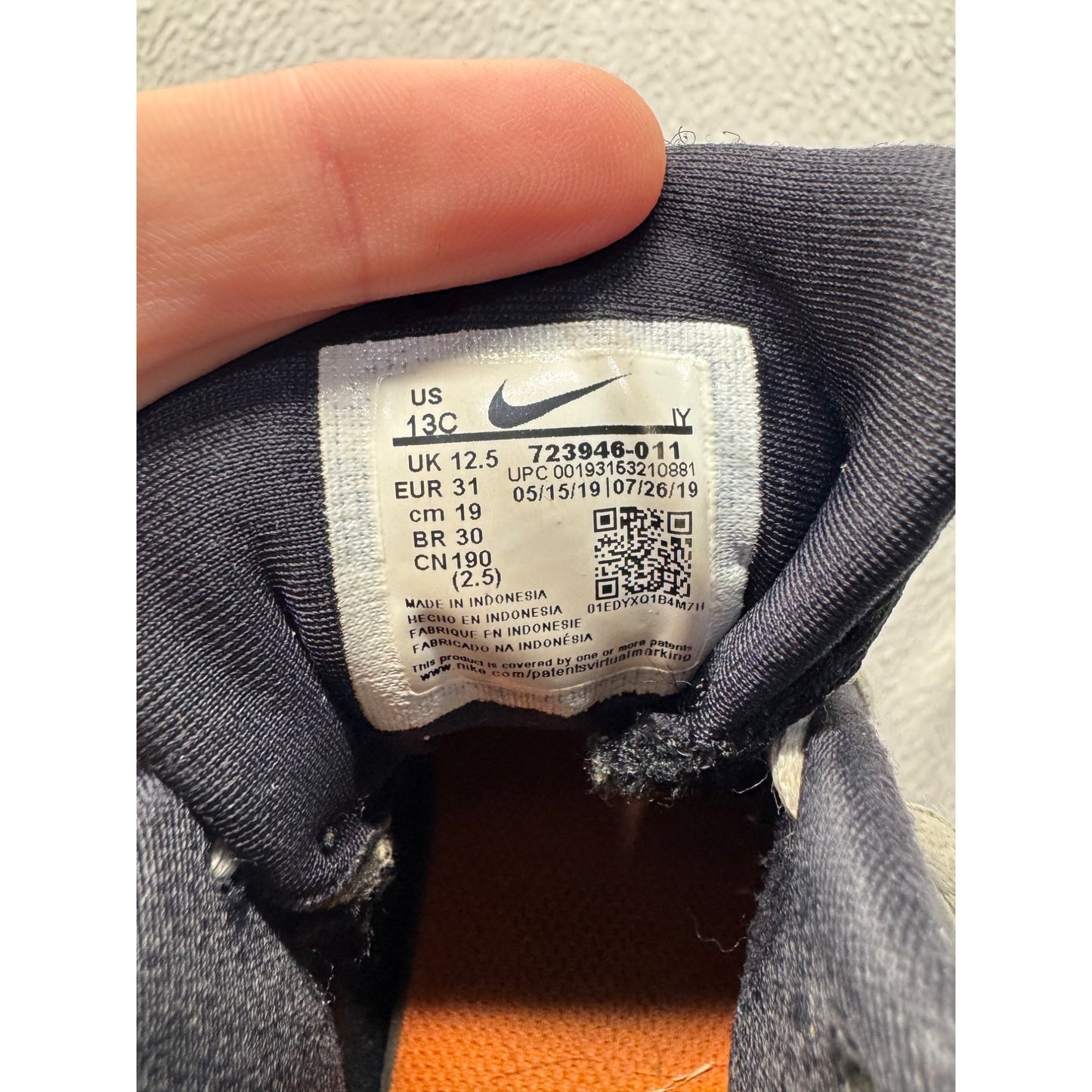 Nike Little Posite One Sneakers Size 7Y Black/White 337B