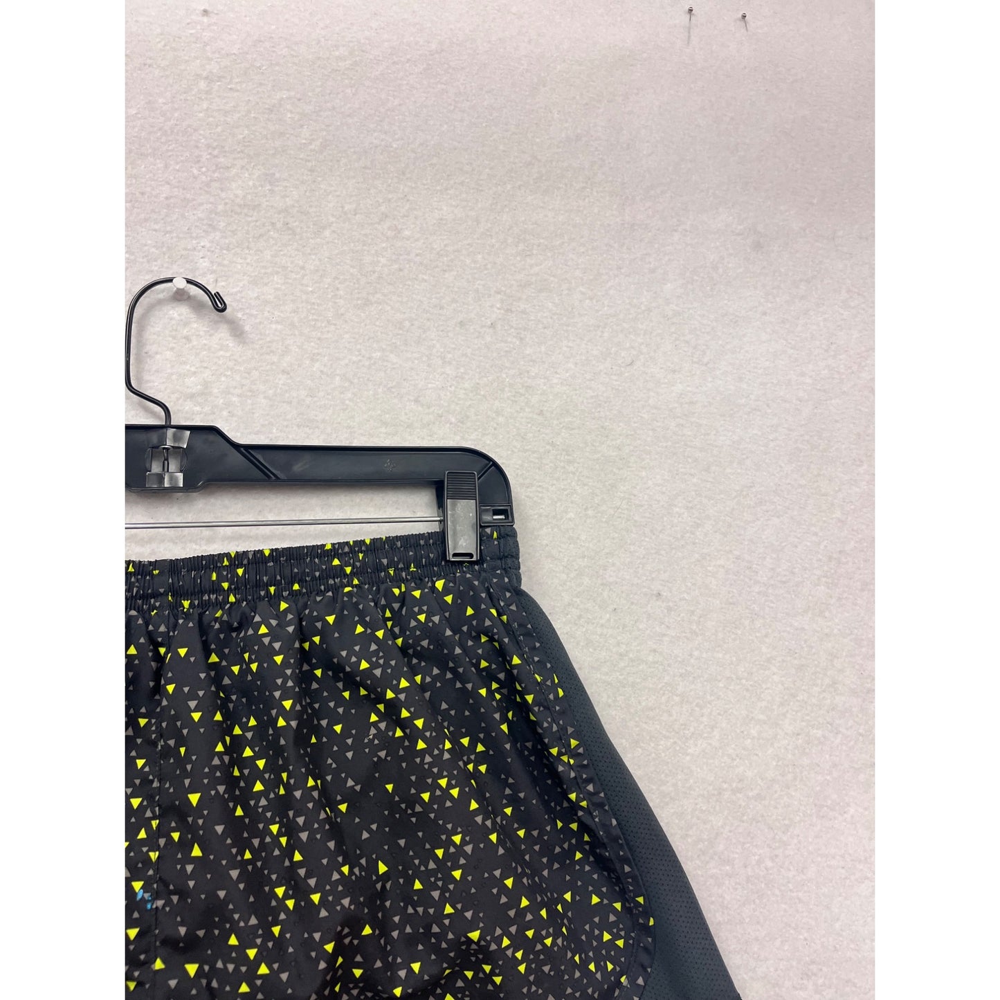 Nike Dri-Fit Running Shorts M Black Yellow Triangle Print Athletic Wear #301A