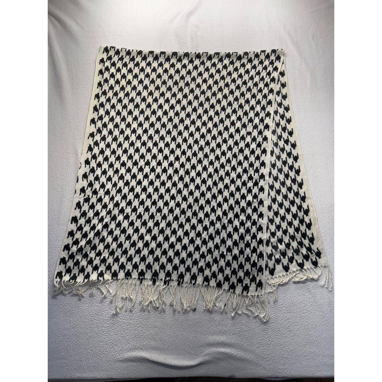 Black & White Houndstooth Pattern Scarf With Fringe Trim Lightweight #9388