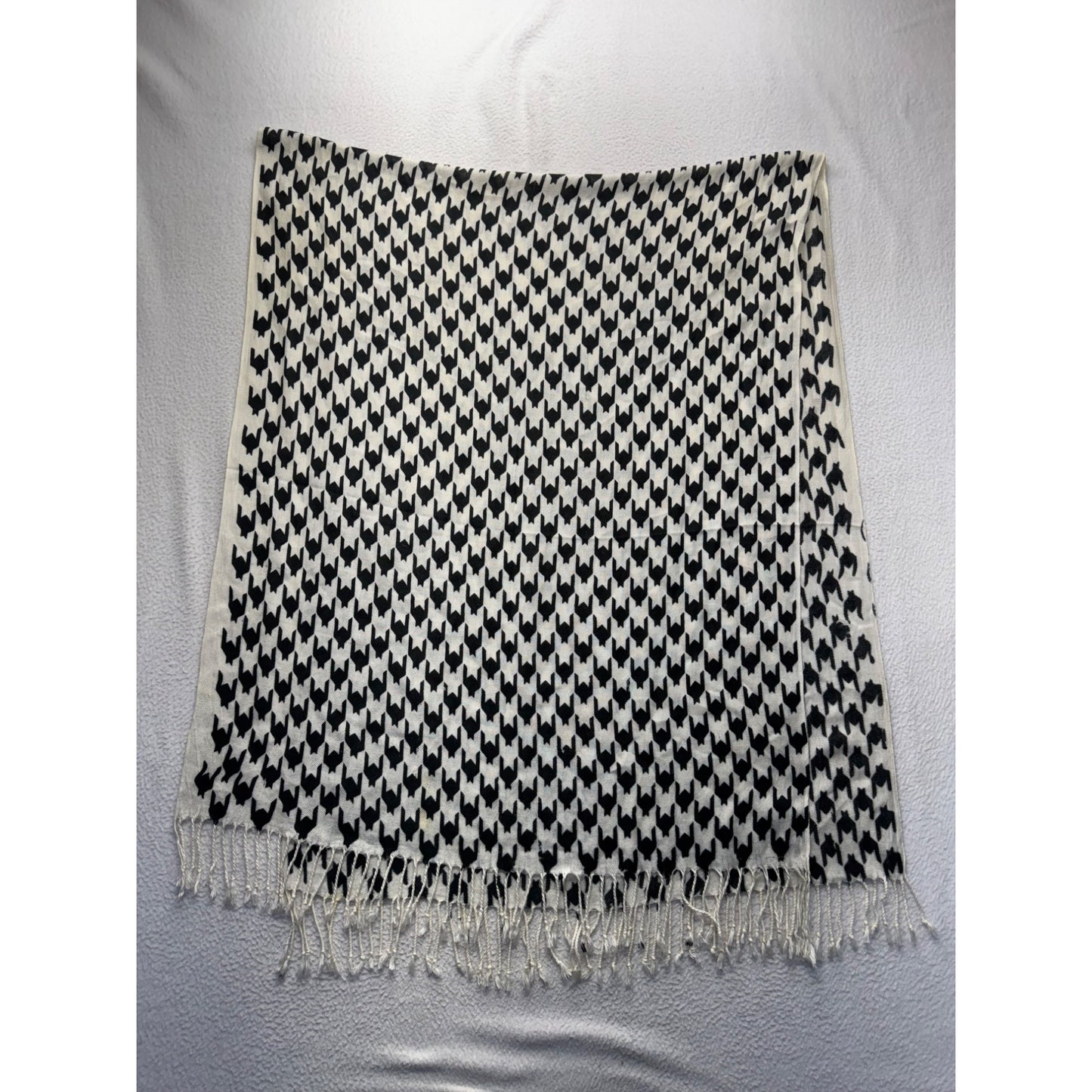 Black & White Houndstooth Pattern Scarf With Fringe Trim Lightweight #9388
