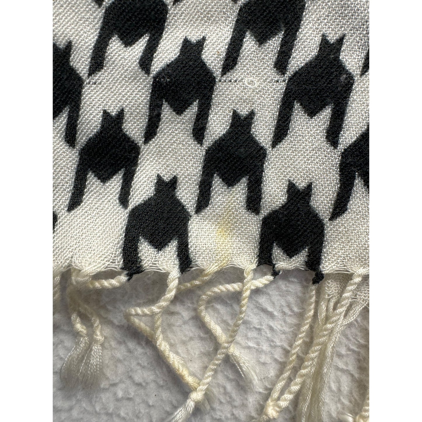 Black & White Houndstooth Pattern Scarf With Fringe Trim Lightweight #9388
