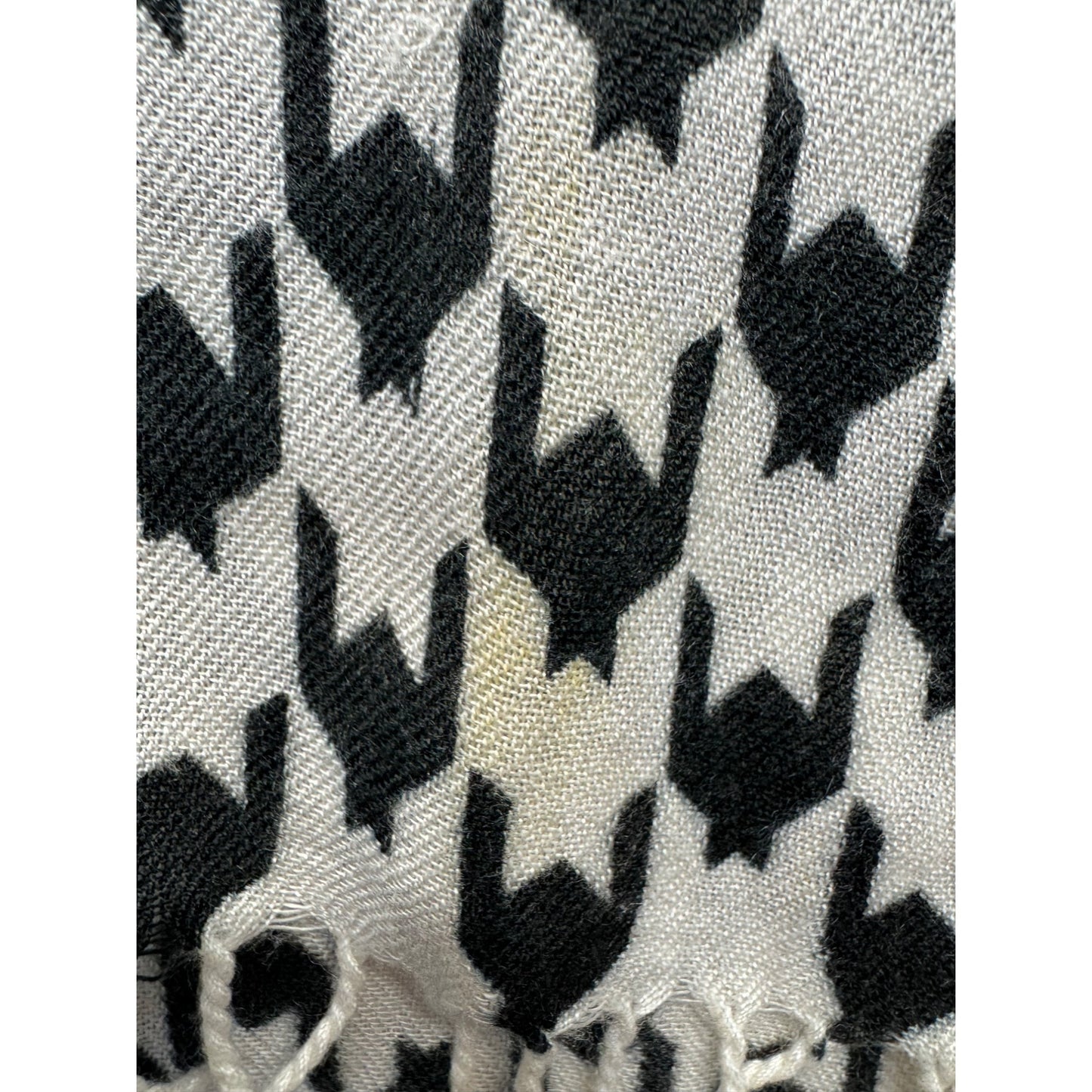 Black & White Houndstooth Pattern Scarf With Fringe Trim Lightweight #9388