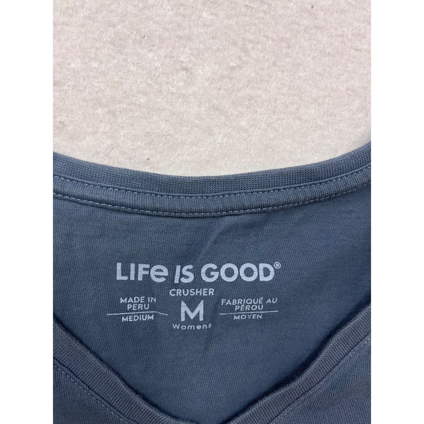 Life Is Good Medium Navy Blue V-Neck Crusher T-Shirt With Daisy Graphic #129A