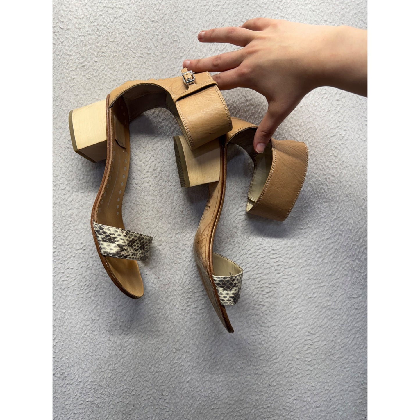 Dolce Vita Womens Tan & Snake Print Sandals With Block Heels Size 8M 9478
