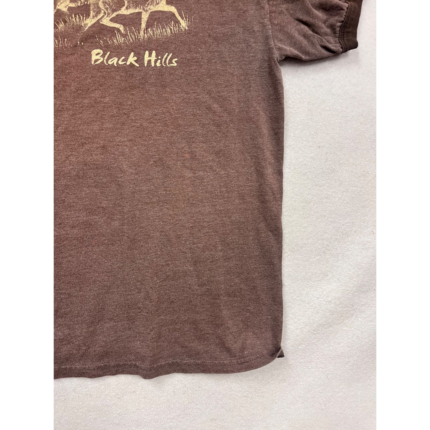 Vintage Brown Gildan Ultra Cotton Black Hills Elk Print T-Shirt XL #953A