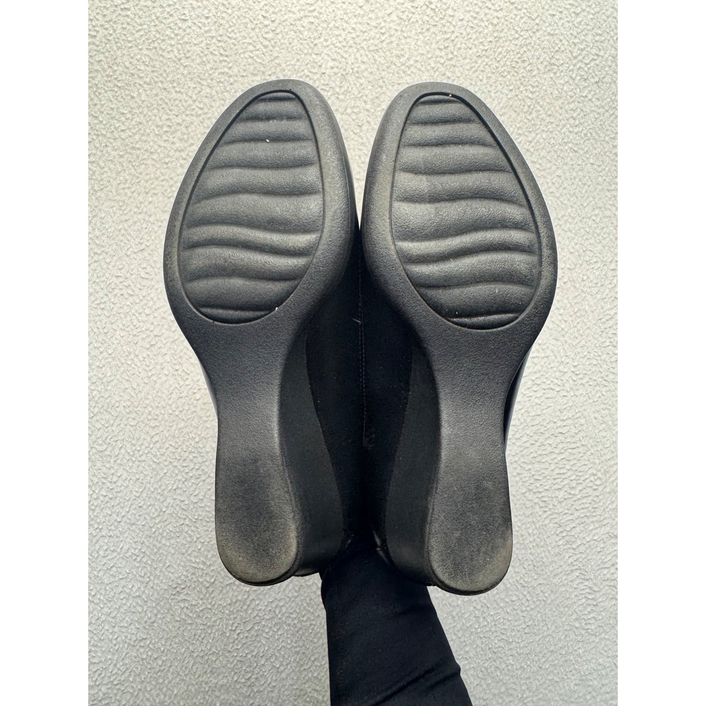 Abella Black Wedge Shoes Size 8 Soft Upper & Rubber Sole #9468