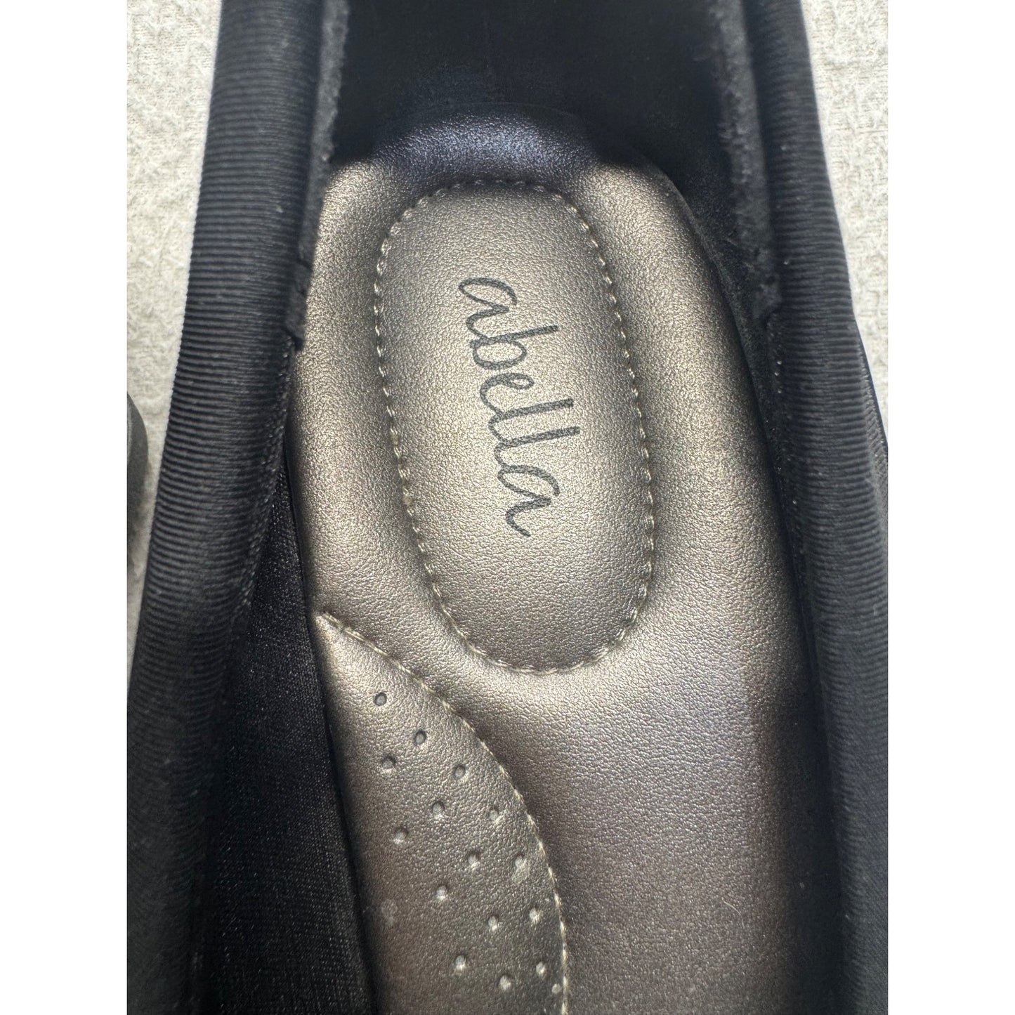 Abella Black Wedge Shoes Size 8 Soft Upper & Rubber Sole #9468