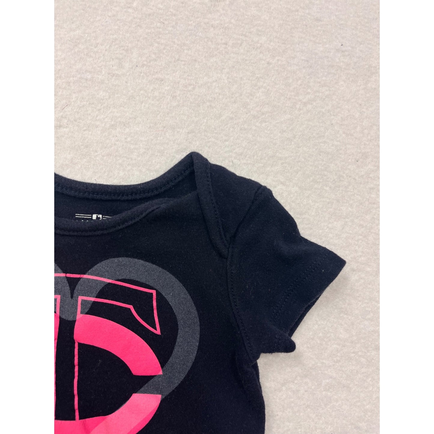 Minnesota Twins Baby Onesie 3/6M Black & Pink Cotton Short Sleeve Bodysuit With Snap closure #6509