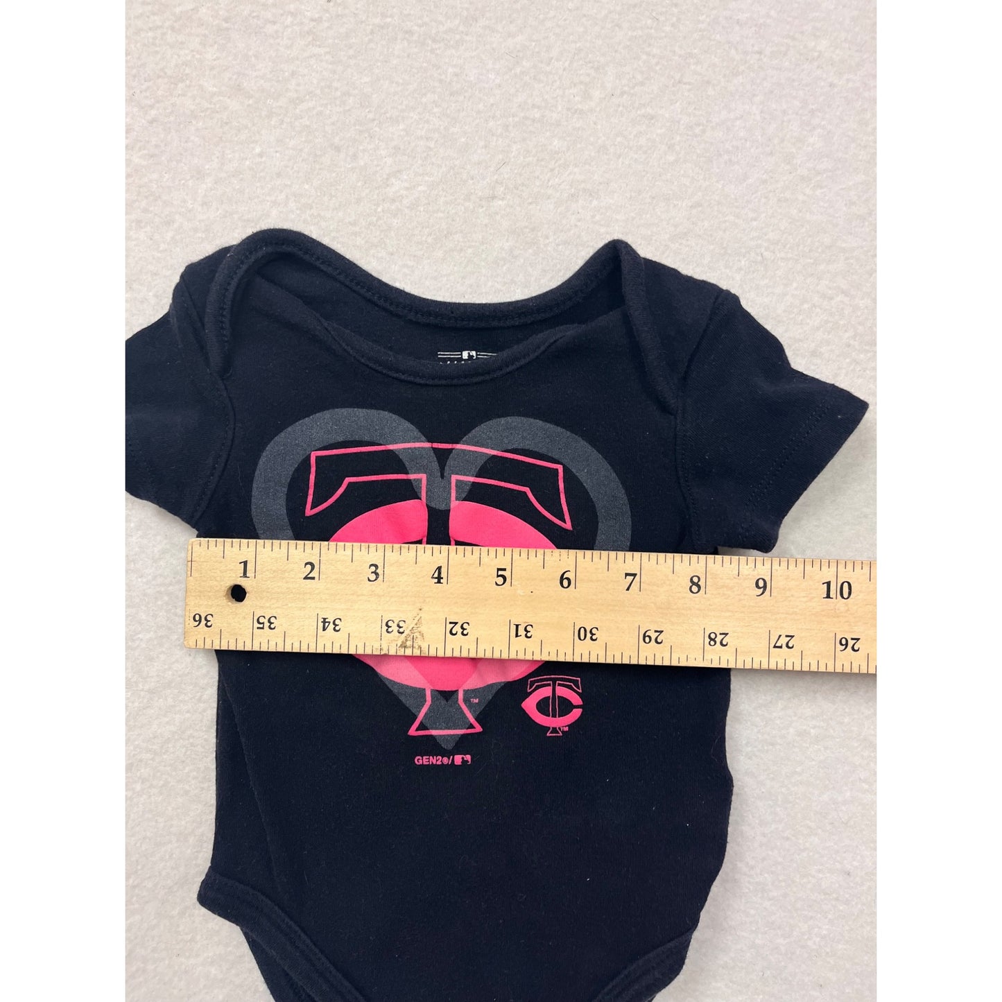 Minnesota Twins Baby Onesie 3/6M Black & Pink Cotton Short Sleeve Bodysuit With Snap closure #6509
