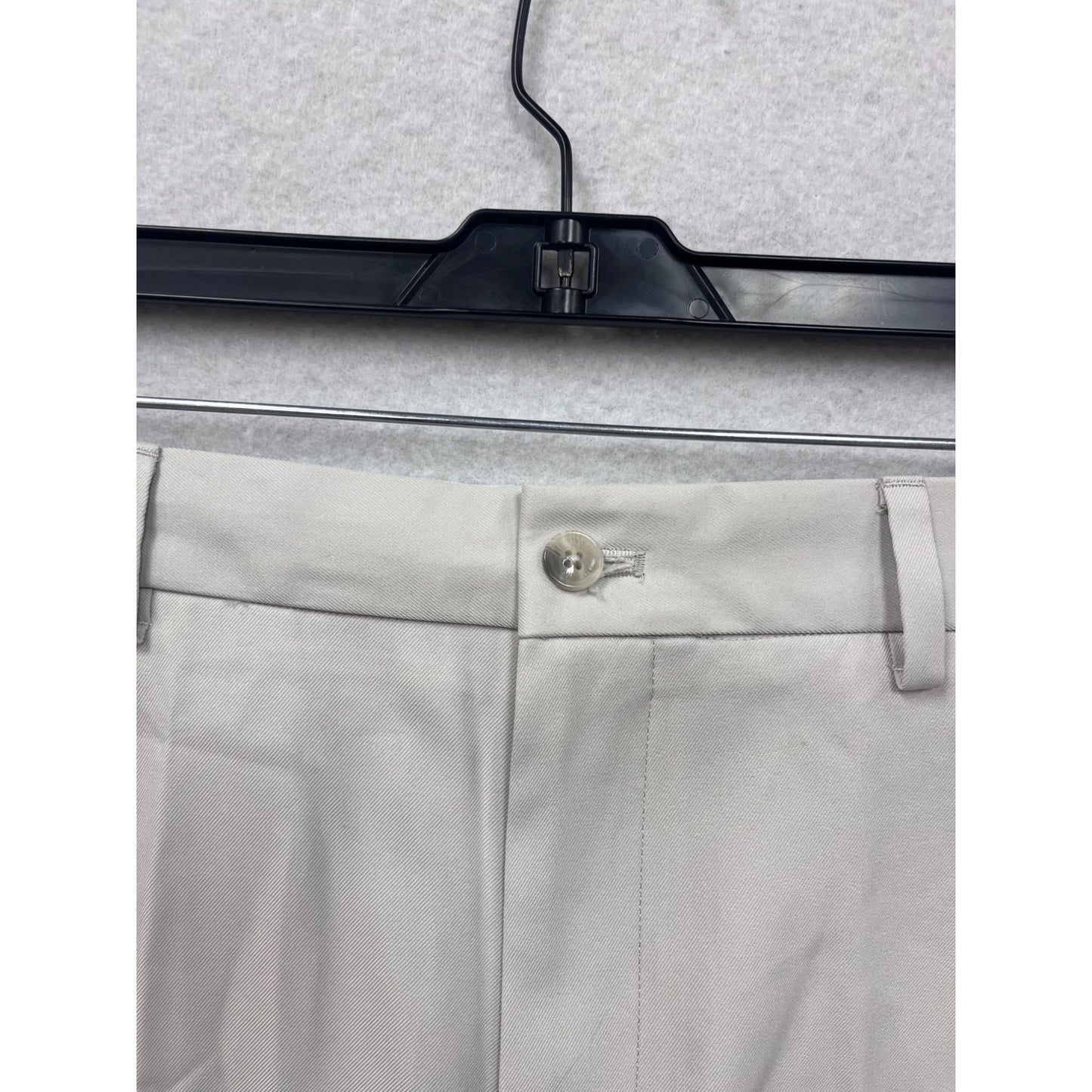Greg Norman Mens White Golf Shorts Size 32 #6797