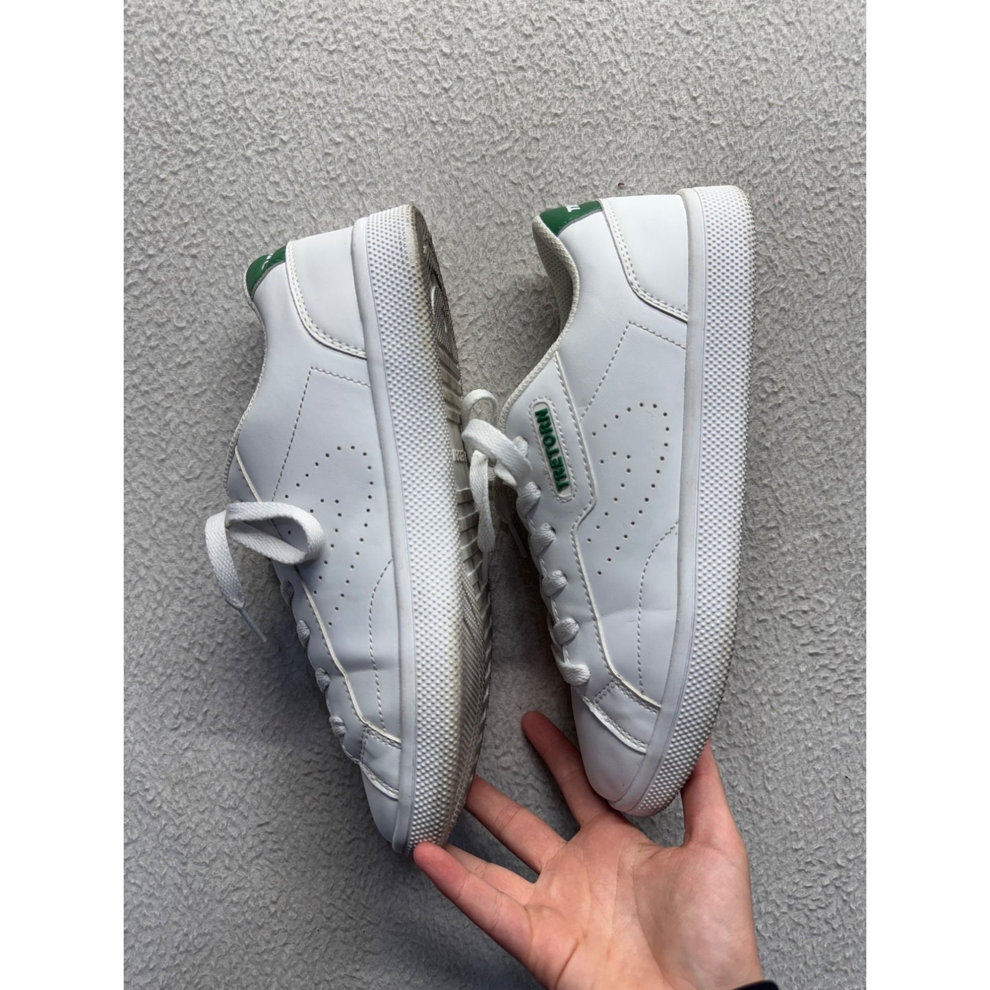Tretorn White Sneakers With Green Accents Lace-Up Size 9 Pre-Owned #9792