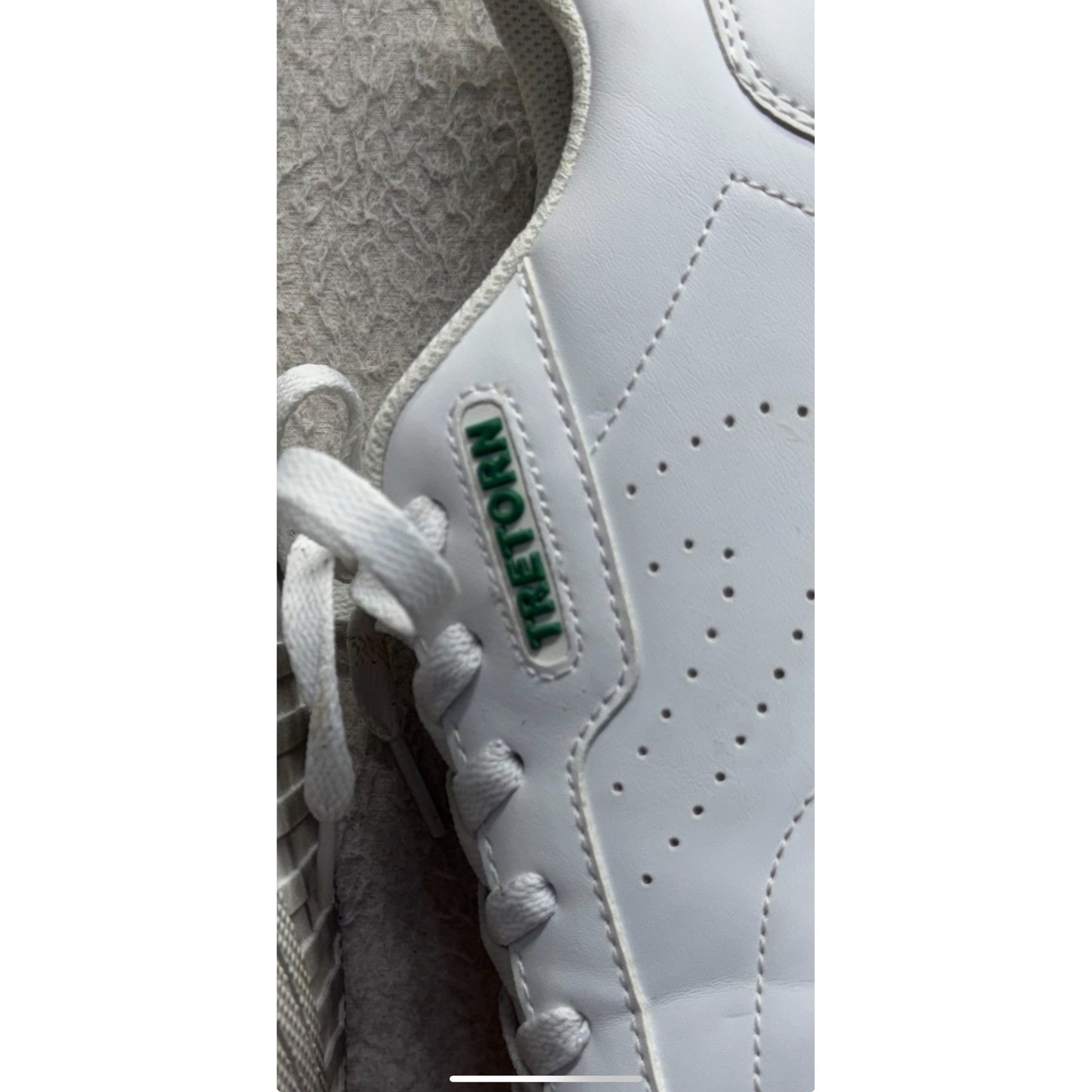 Tretorn White Sneakers With Green Accents Lace-Up Size 9 Pre-Owned #9792