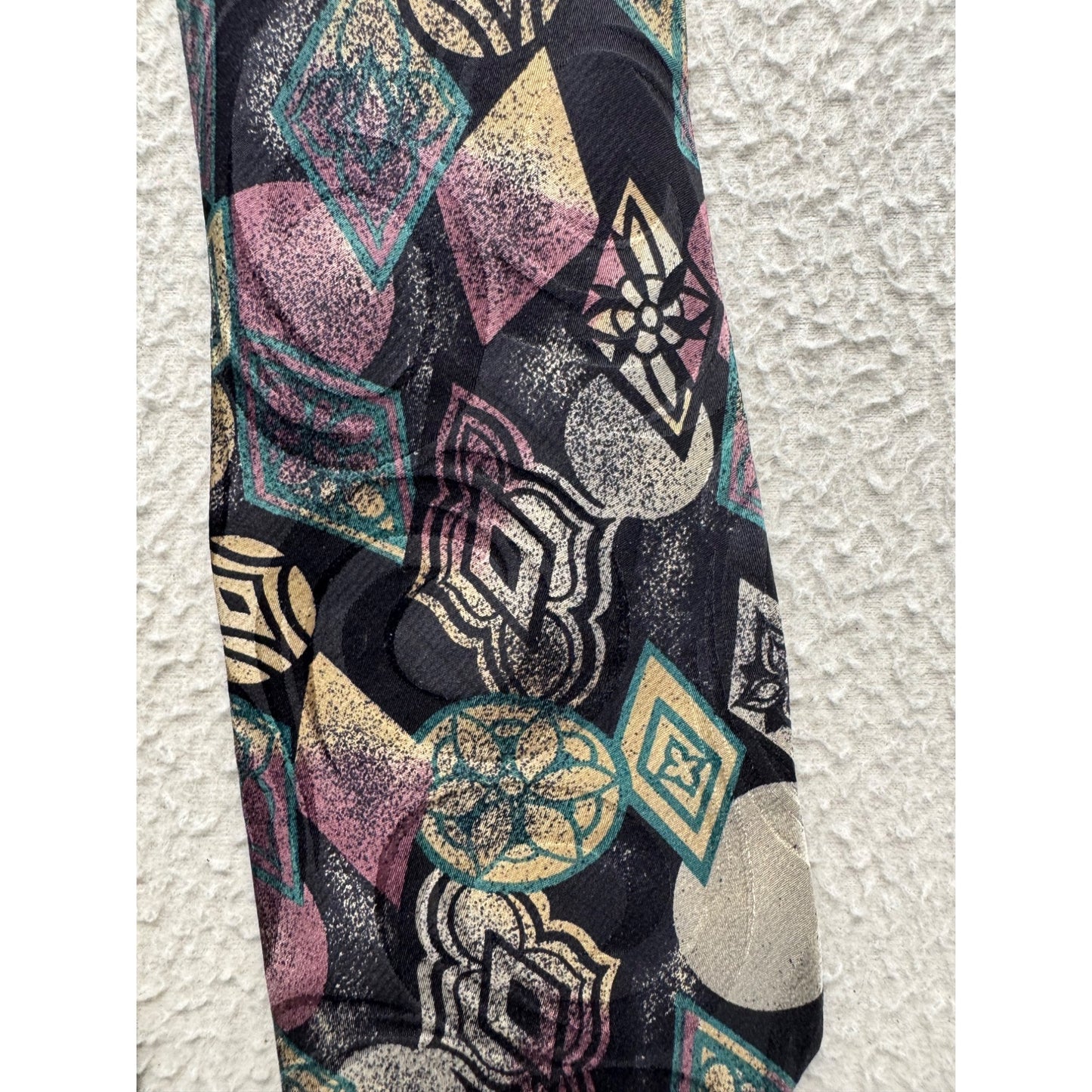 Je Suis Abstract Pattern Silk Necktie Made In USA Multicolor 27.5 Inches #9611