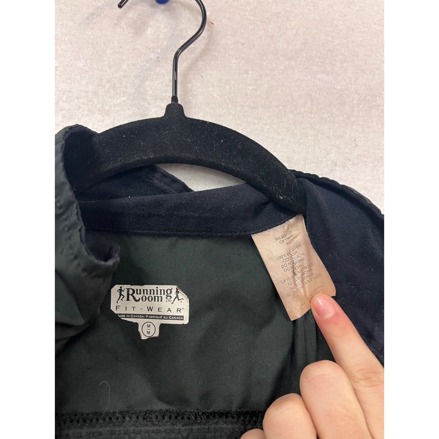 Running Room Fit-Wear Black Windbreaker Jacket M #982A