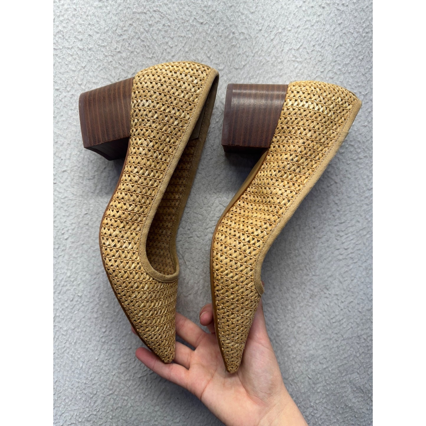 Vince Camuto Natural Raffia Woven Block Heel Pointed Toe Pumps Size 8M #9628
