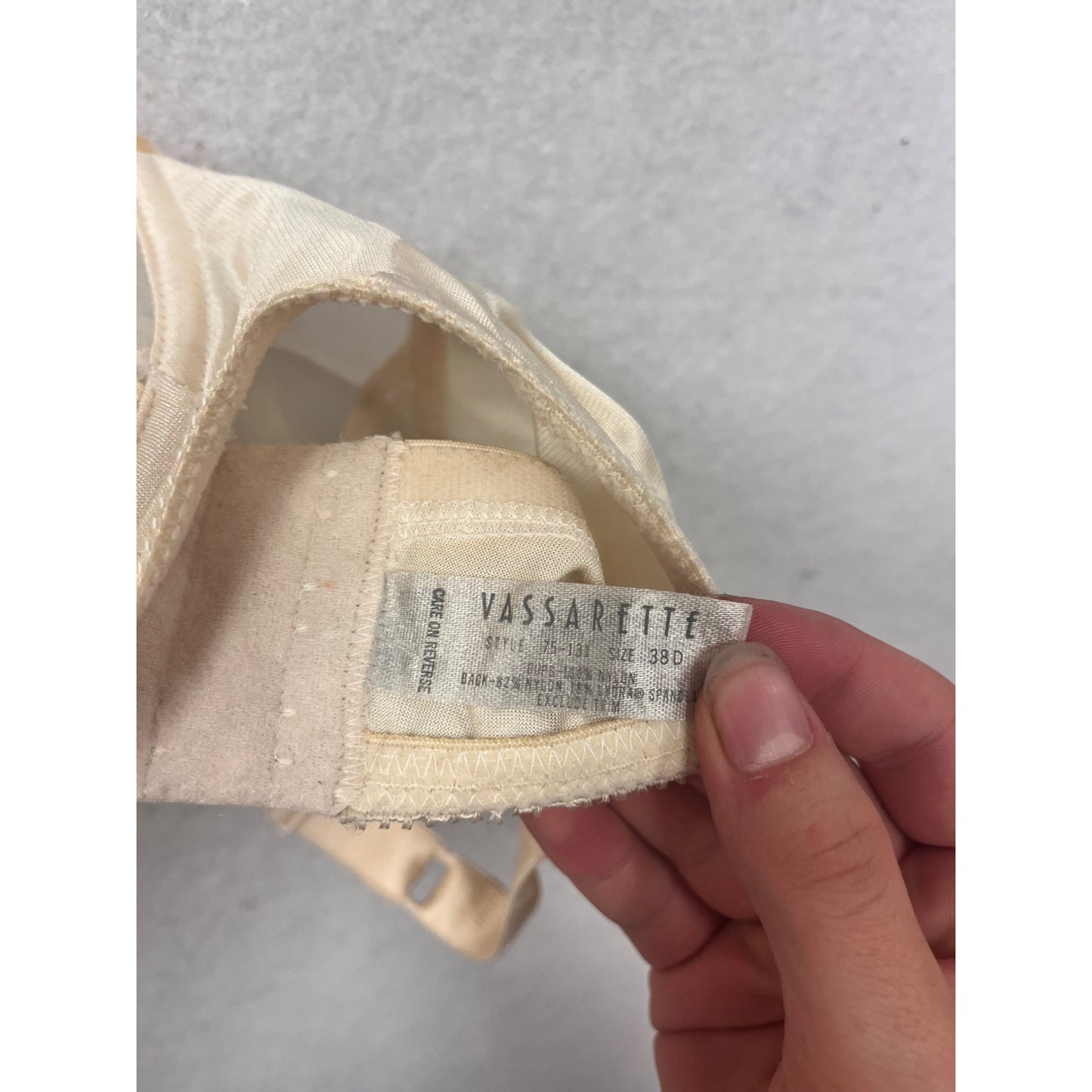 Vintage Vassarette Beige Embroidered Sheer Lace Full Coverage Bra 38D #21A