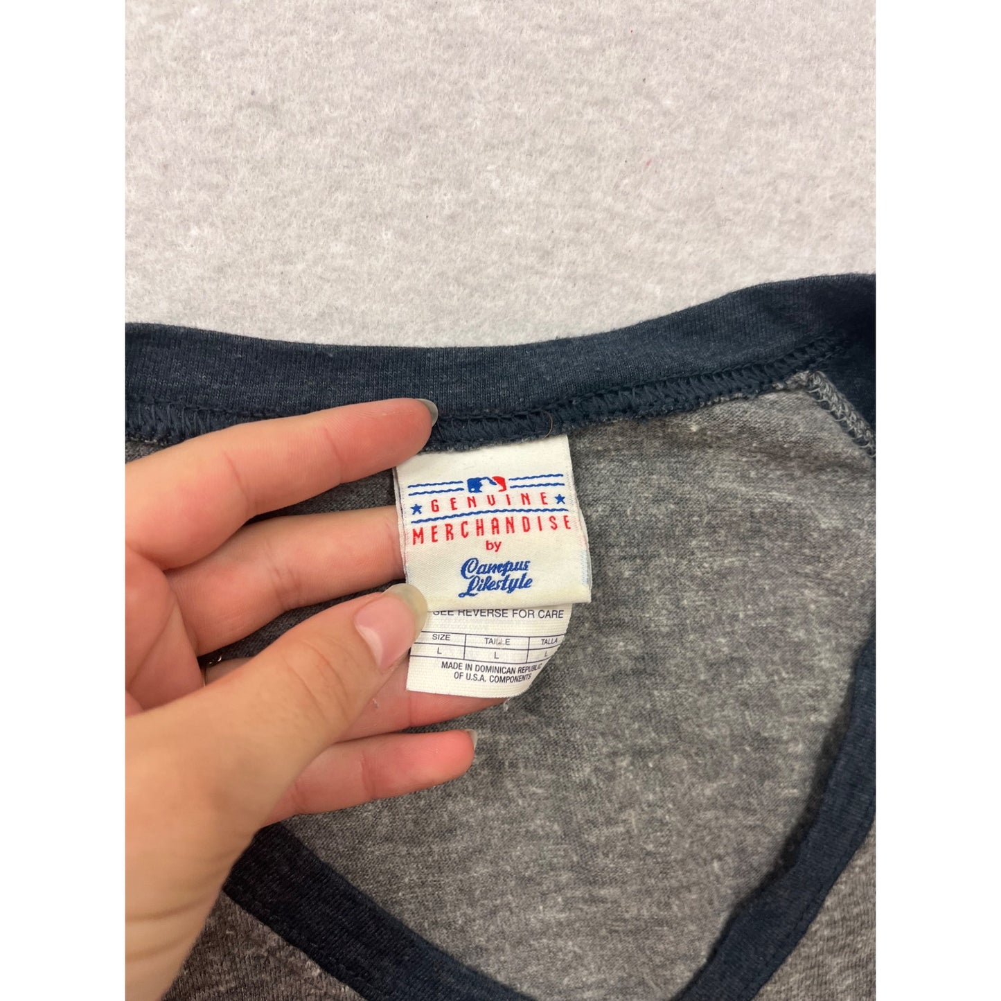 Minnesota Twins V-Neck T-Shirt By Genuine Merchandise - Size L #294A