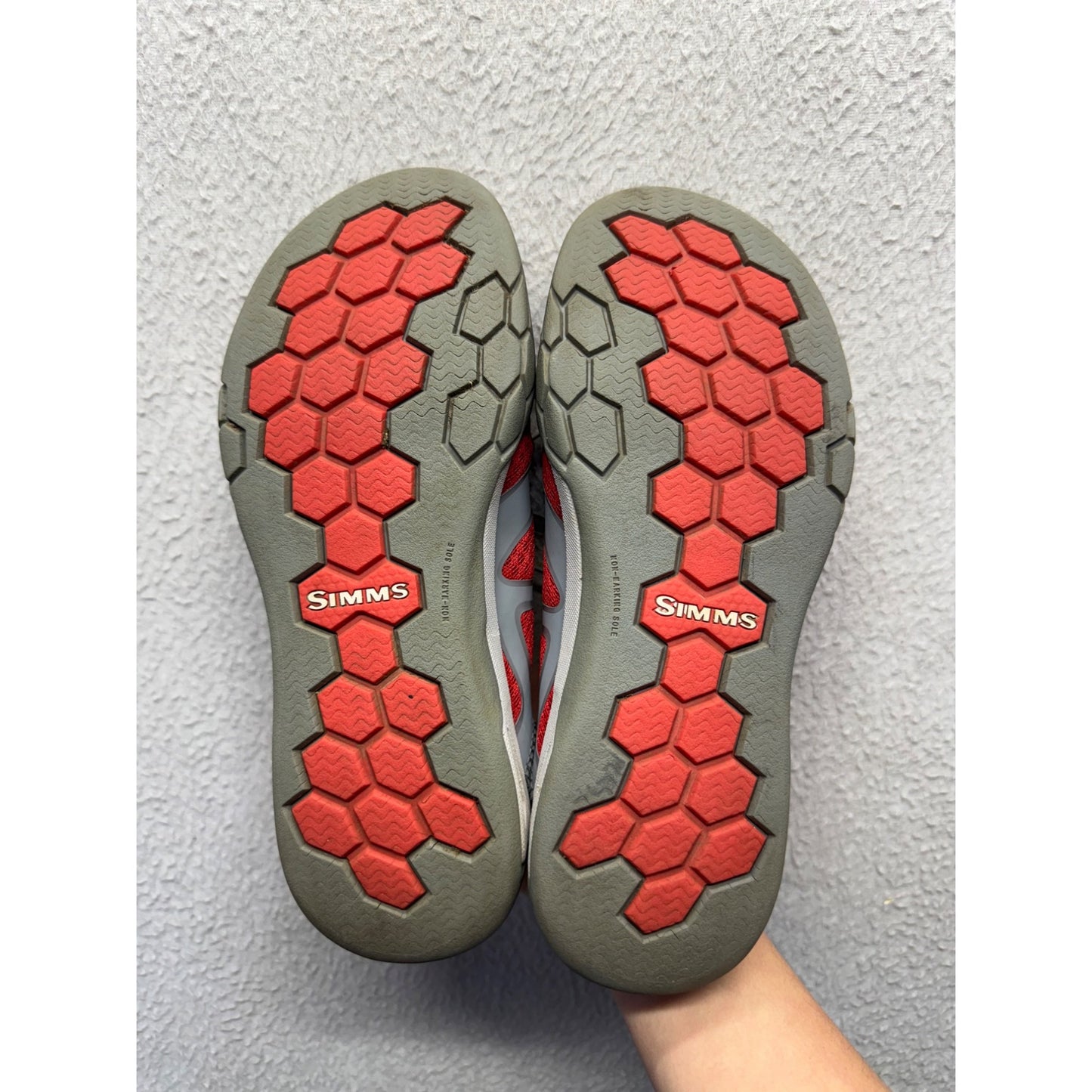 Simms Mens Gray & Red Wading Shoes With Rubber Sole Size 9 #9737