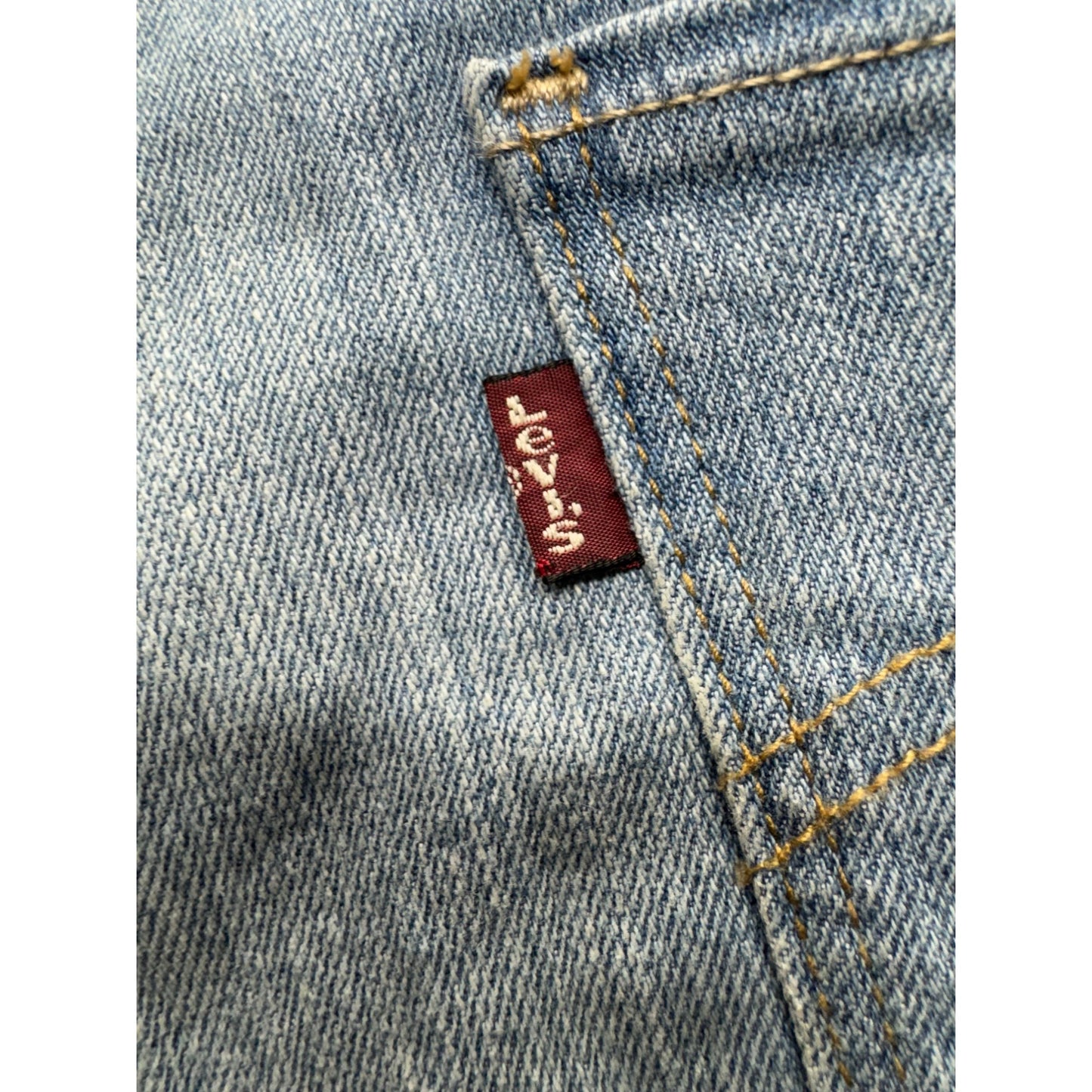 Levis Light Wash Denim Capri Jeans Size 12 Cropped Casual Style #9250