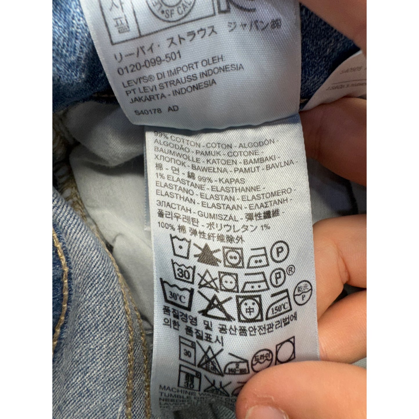 Levis Light Wash Denim Capri Jeans Size 12 Cropped Casual Style #9250