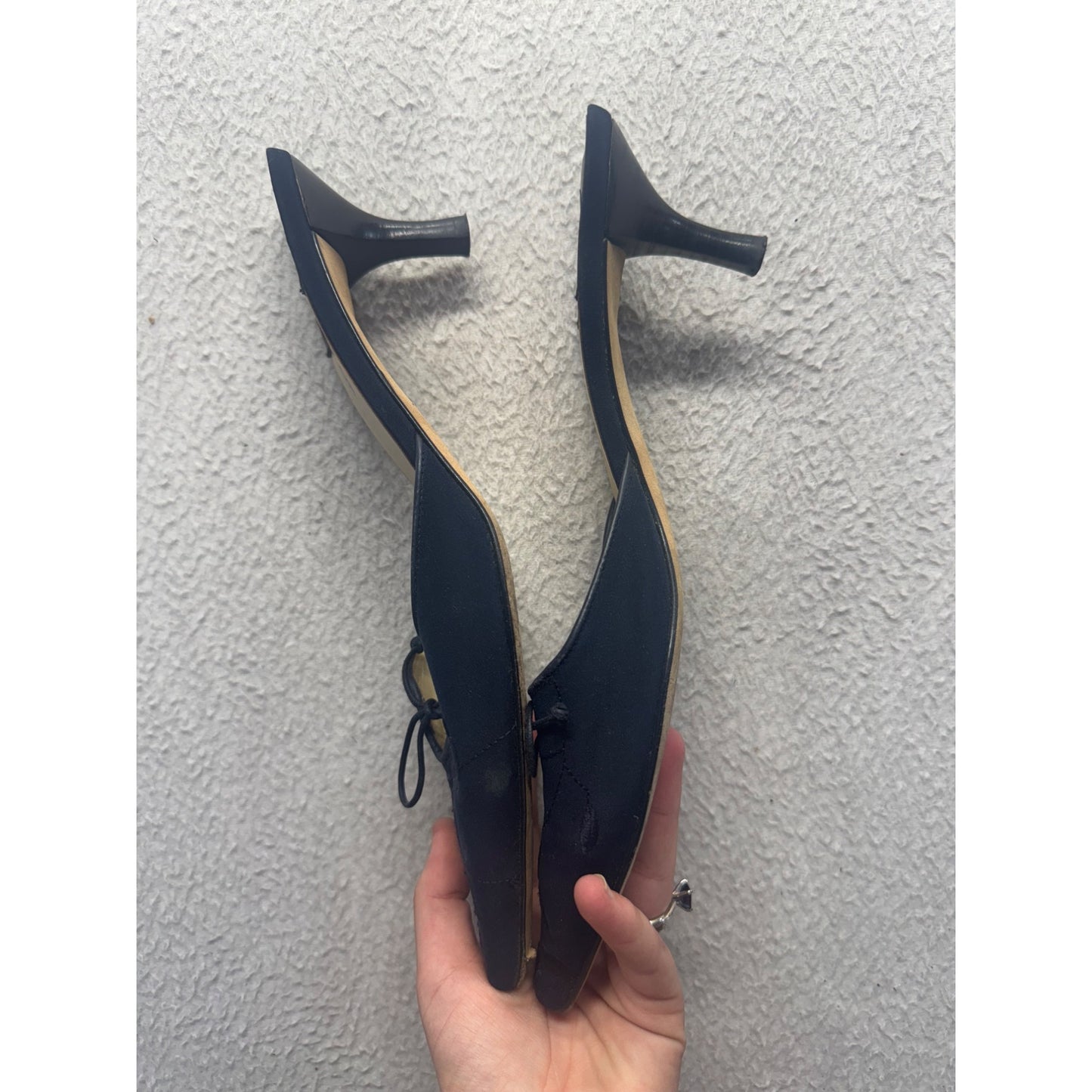 Ann Taylor Navy Blue Embroidered Satin Kitten Heel Mules Size 8.5 M #9807