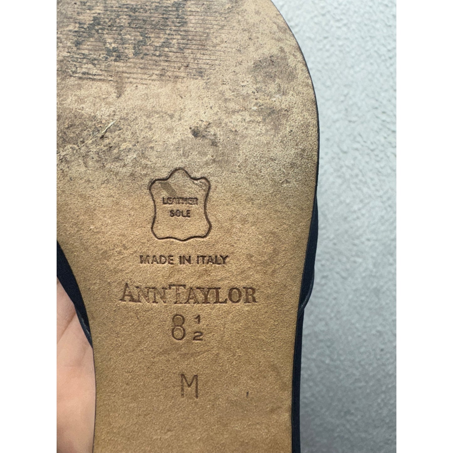 Ann Taylor Navy Blue Embroidered Satin Kitten Heel Mules Size 8.5 M #9807