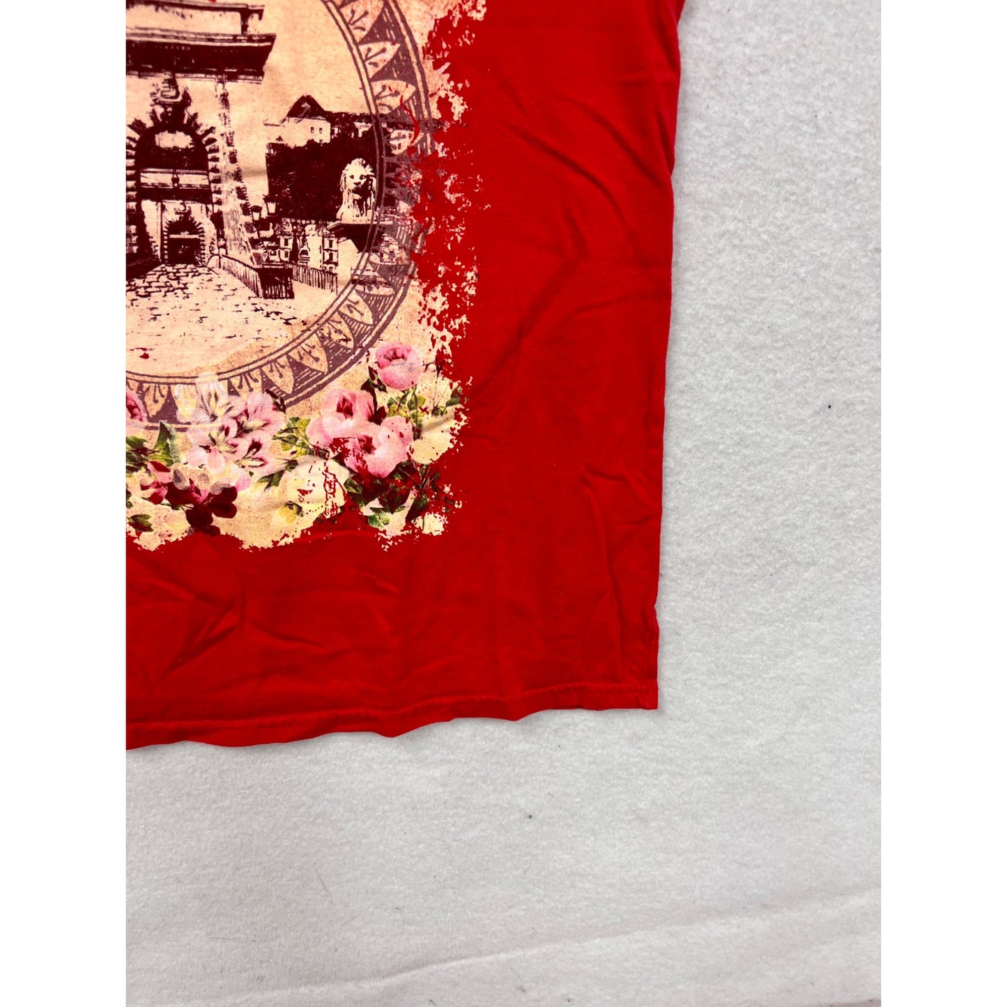 Budapest Graphic Red V-Neck T-Shirt XL #8933