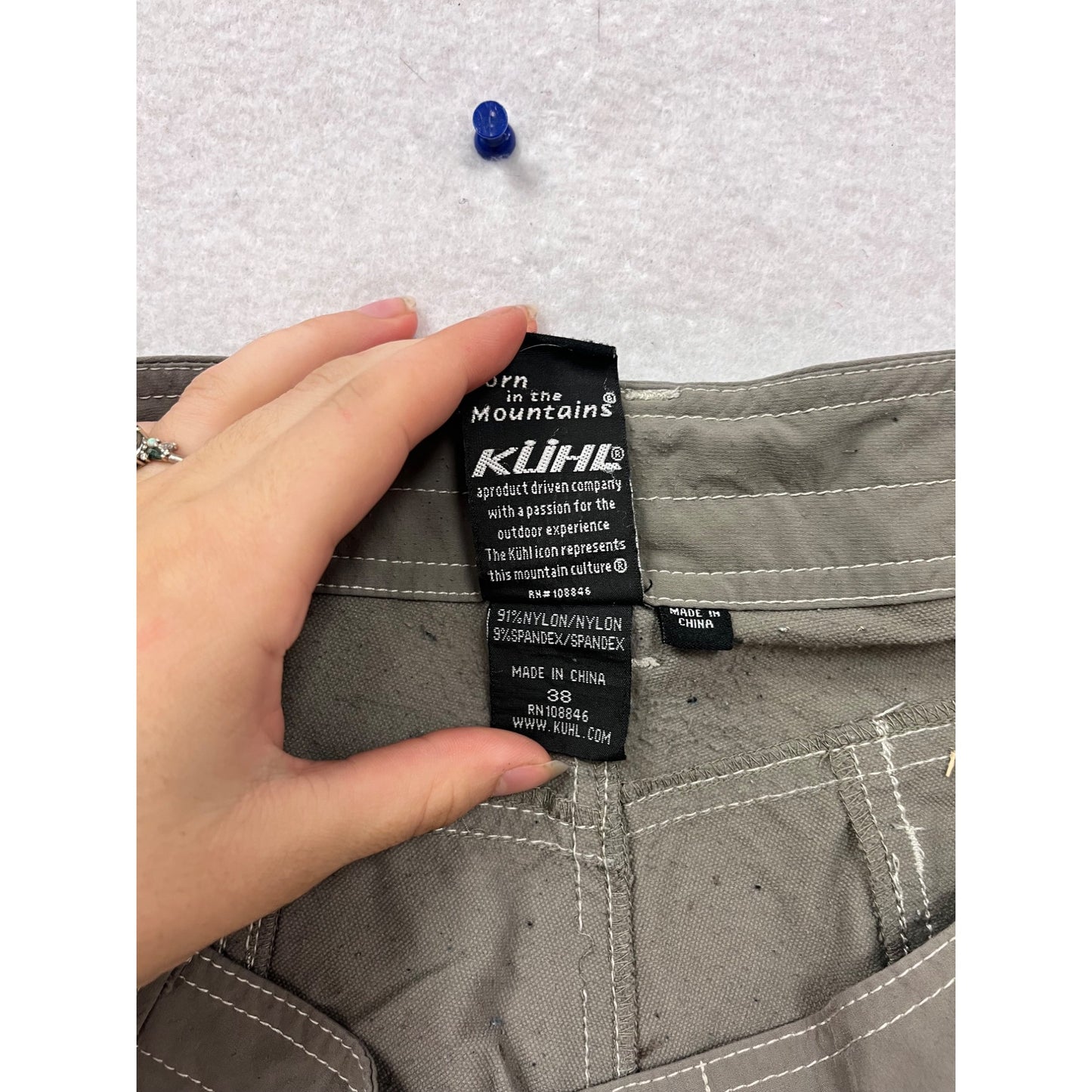 Kuhl Outdoor Hiking Shorts Khaki Cargo Pockets Size 38 #793A