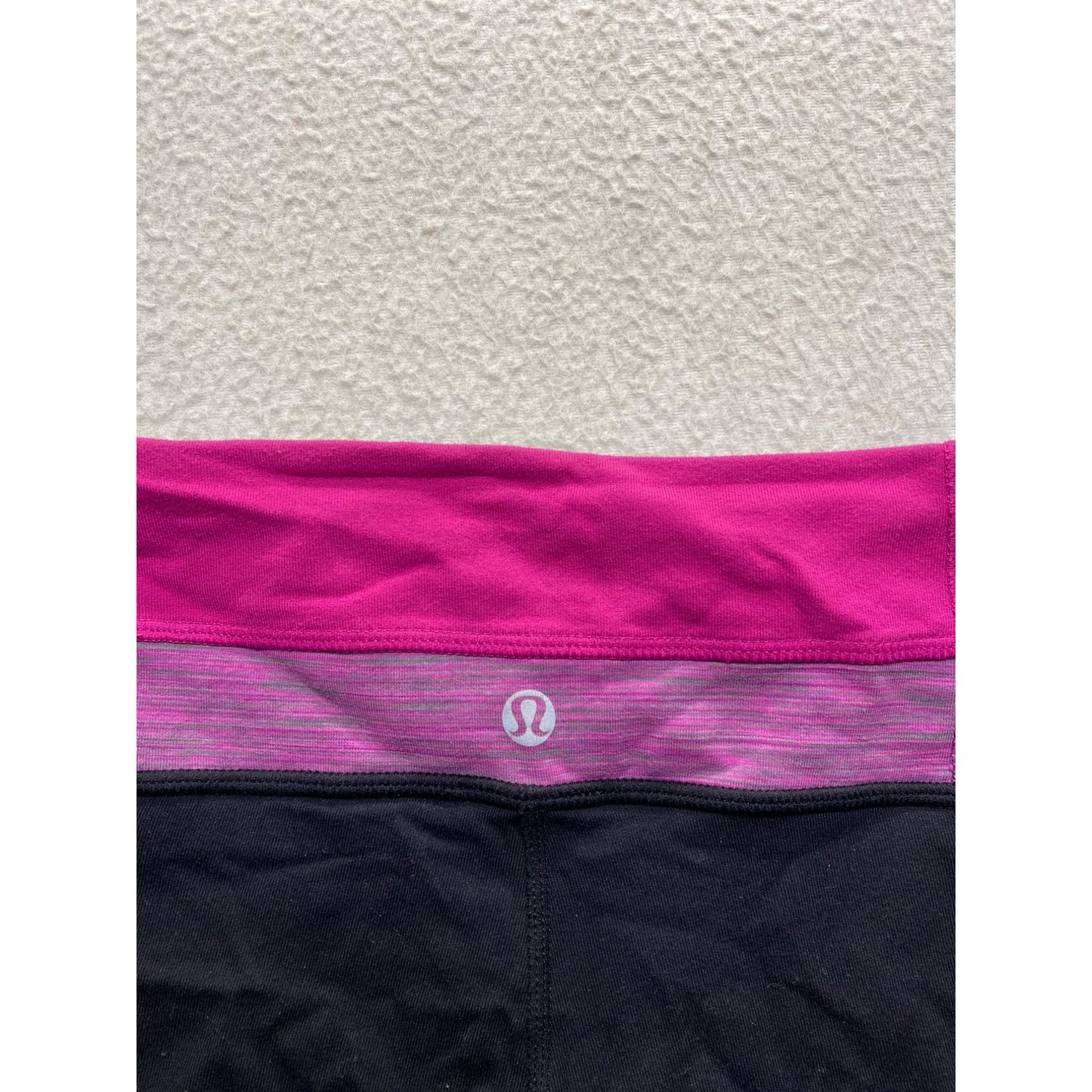Lululemon Cropped Yoga Pants With Pink Waistband Size 4 #7338