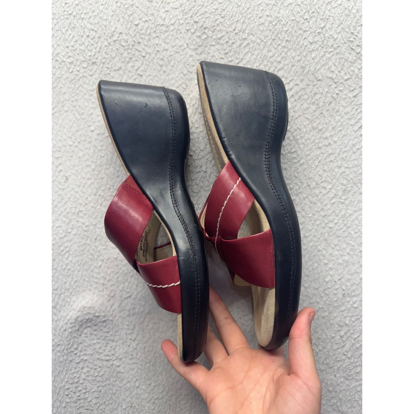 Bass Red & Black Leather Crossover Slide Sandals W/ Cushioned Sole Size 8 #9819