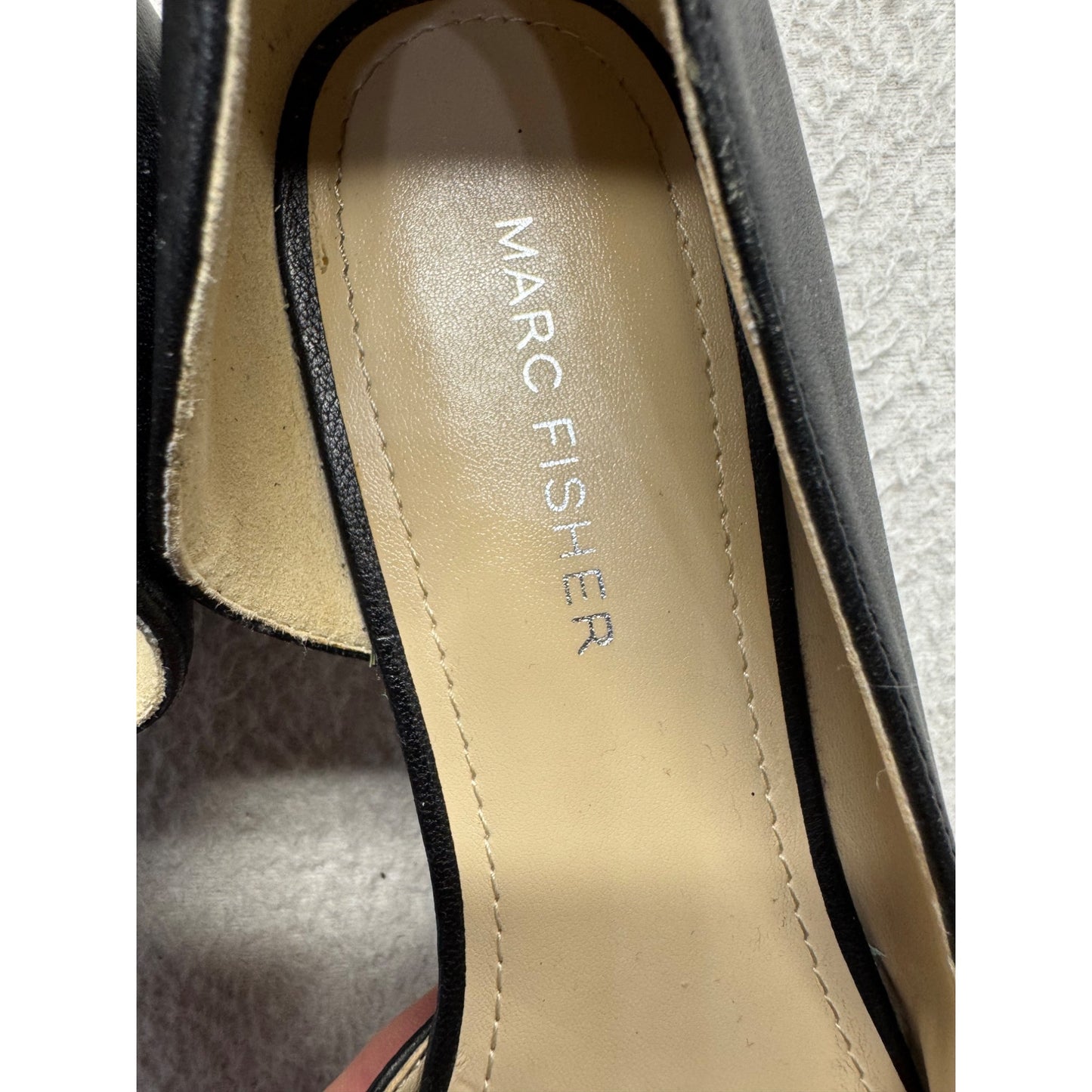 Marc Fisher Black Leather Pointed Toe Flats Size 8M #9400