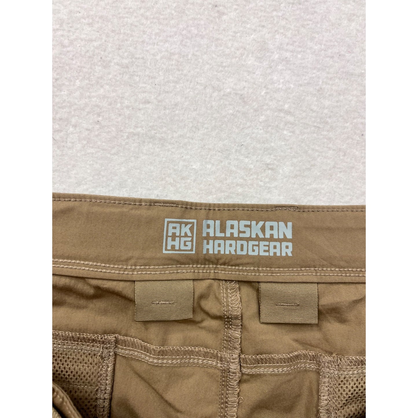 Alaskan Hardgear Cargo Shorts Tan Size 34 #8951