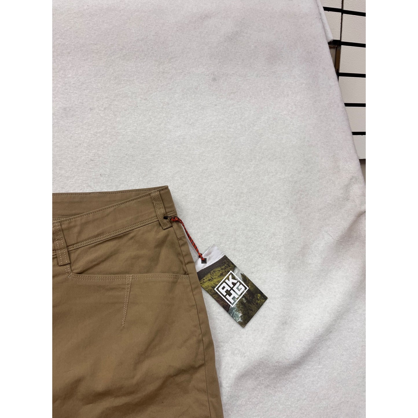Alaskan Hardgear Cargo Shorts Tan Size 34 #8951