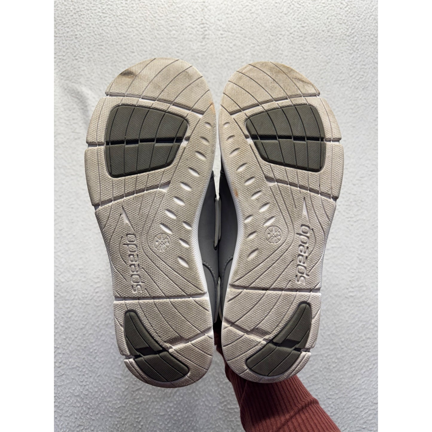 Speedo Gray Perforated Slip-On Water Shoes With Adjustable Laces Size 7 #9370
