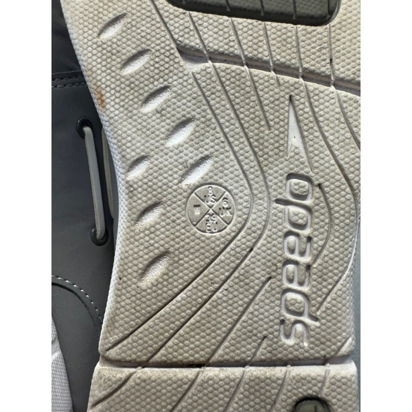 Speedo Gray Perforated Slip-On Water Shoes With Adjustable Laces Size 7 #9370