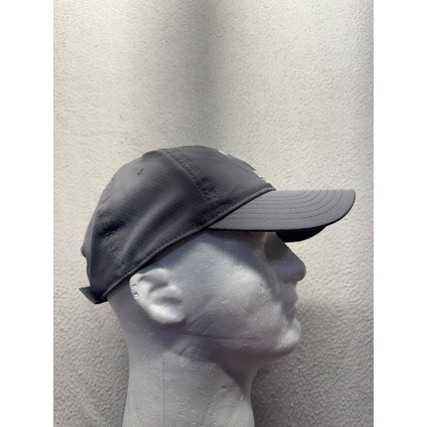 Under Armour MN Duluth Bulldogs Gray Baseball Cap 100% Polyester #7897