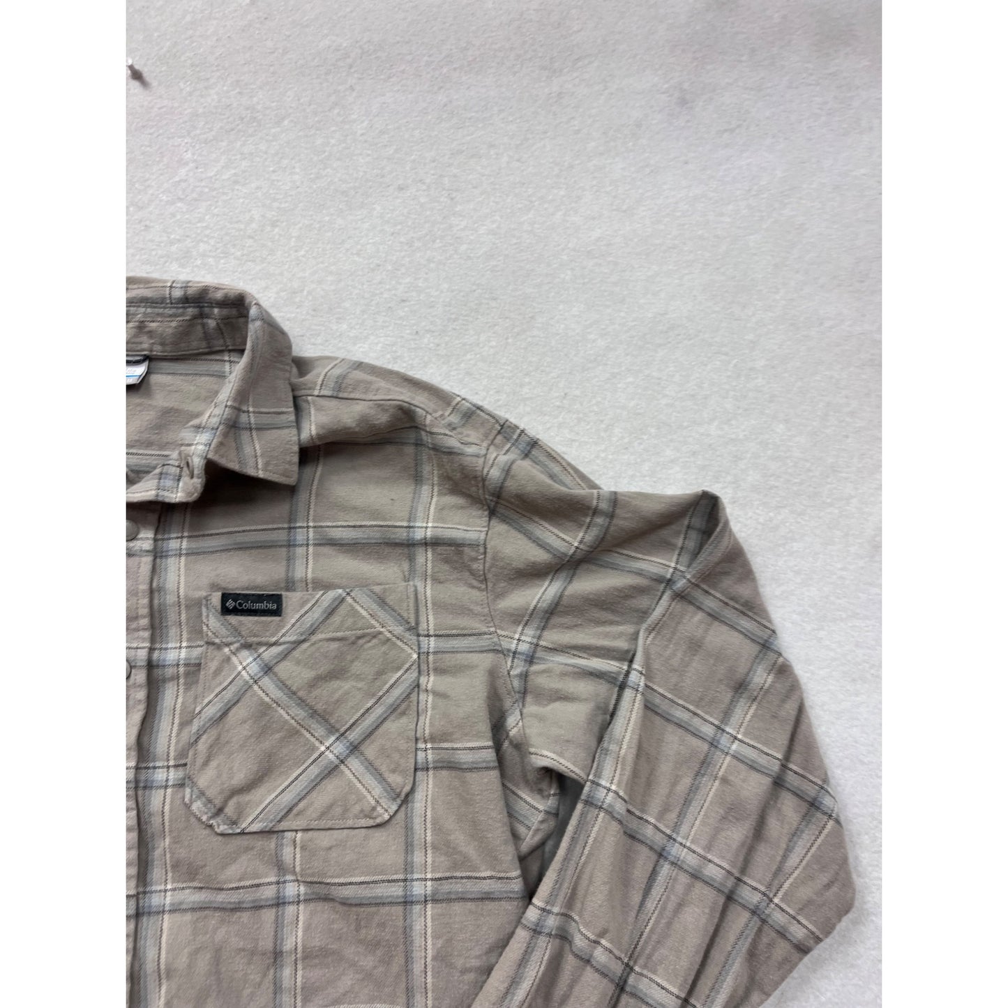 Columbia Medium Plaid Button-Up Shirt Tan & Gray Long Sleeve #8829