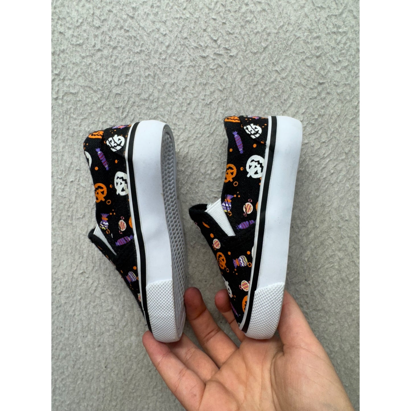 Halloween Slip-On Canvas Shoes With Pumpkin & Candy Print Toddler Size 5 #9862