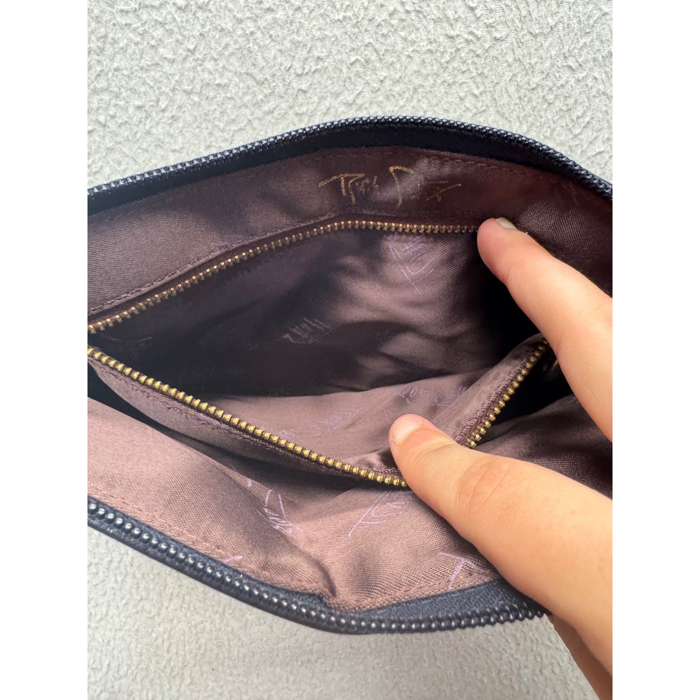 Black Leather Wristlet Clutch With Floral Detail & Zipper Closure #75B