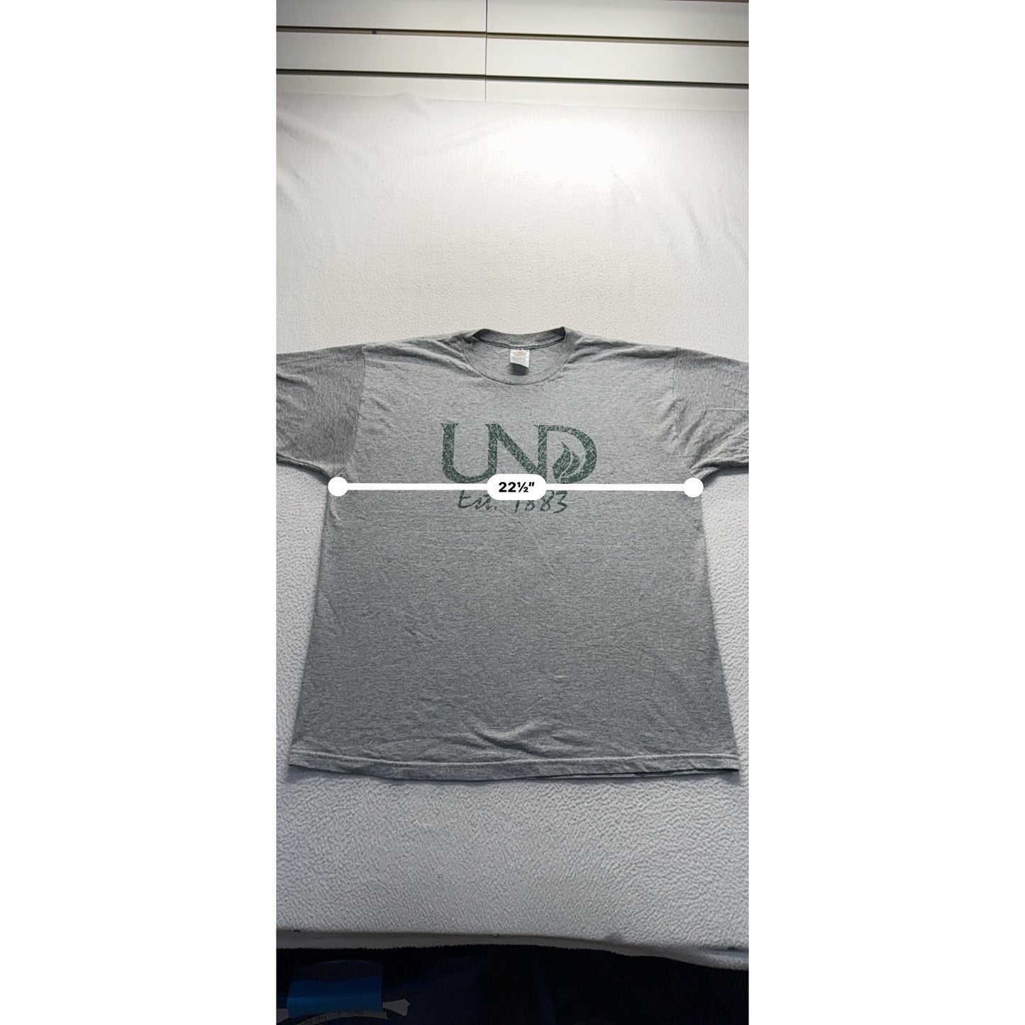 University Of North Dakota UND Gray T-Shirt XL #9061