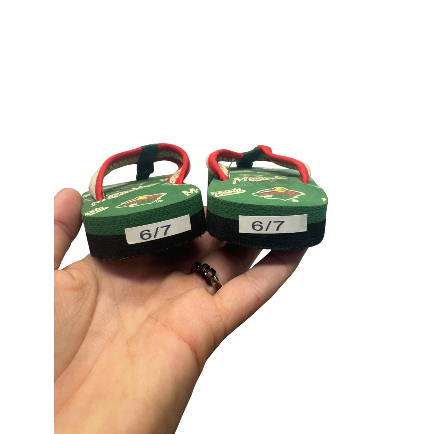 Minnesota Wild Green Flip Flops Size 6/7 Red Strap NHL Team Logo Sandals #9801