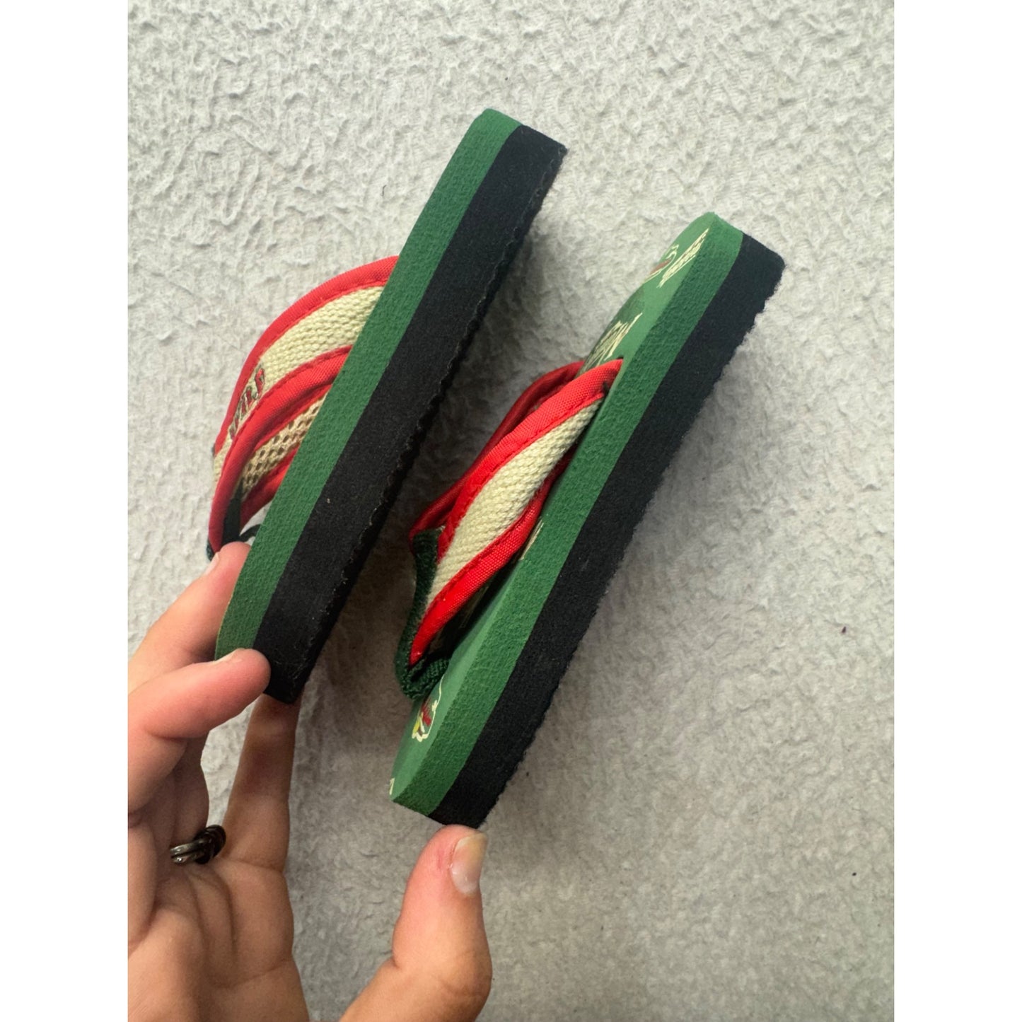 Minnesota Wild Green Flip Flops Size 6/7 Red Strap NHL Team Logo Sandals #9801